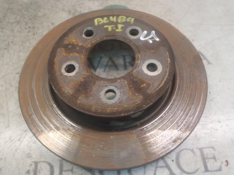 Recambio de disco freno trasero para ford focus lim. (cb4) trend referencia OEM IAM 1748745  