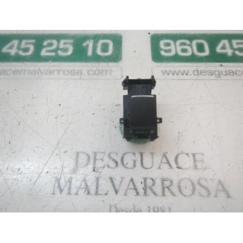 MANDO ELEVALUNAS TRASERO DERECHO 8481012110 