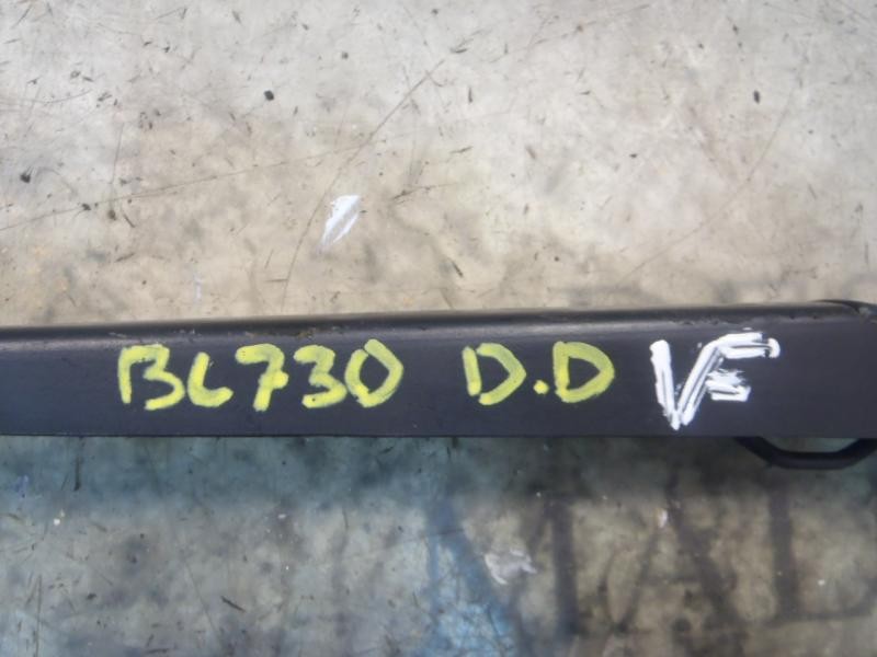 Recambio de brazo limpia delantero derecho para opel vectra c berlina comfort referencia OEM IAM   