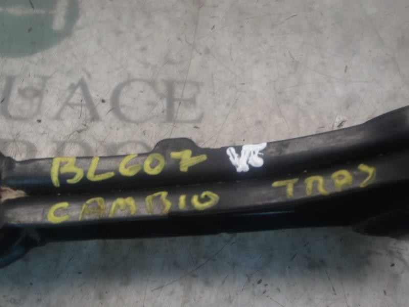 Recambio de soporte cambio para renault twingo authentique referencia OEM IAM   