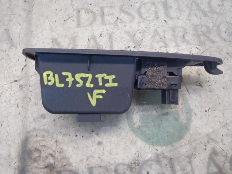 Recambio de mando elevalunas trasero izquierdo para citroën c4 berlina exclusive referencia OEM IAM   