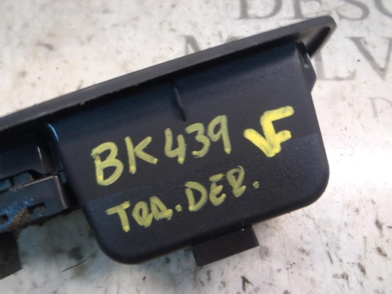 Recambio de mando elevalunas trasero derecho para citroën c4 berlina sx referencia OEM IAM   