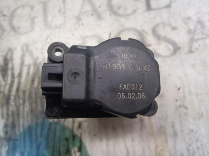 Recambio de motor apertura trampillas climatizador para citroën c4 berlina sx referencia OEM IAM   