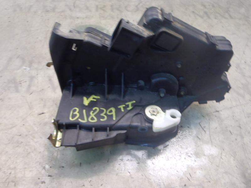 Recambio de cerradura puerta trasera izquierda para bmw serie 3 berlina (e46) 330d referencia OEM IAM 51227011245  