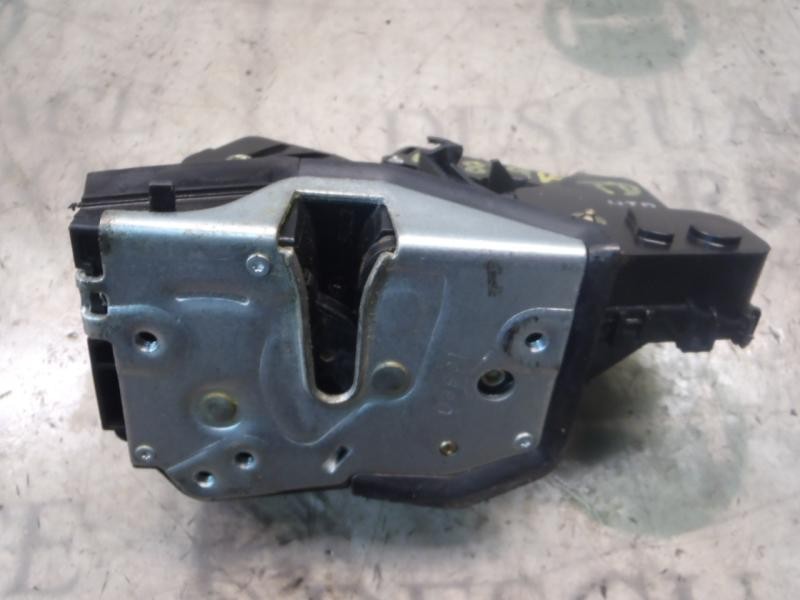 Recambio de cerradura puerta trasera derecha para bmw serie 3 berlina (e46) 330d referencia OEM IAM 51227011246  