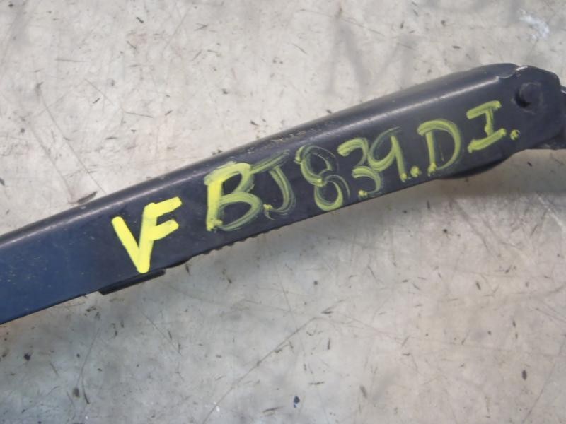 Recambio de brazo limpia delantero izquierdo para bmw serie 3 berlina (e46) 330d referencia OEM IAM 61617003931  