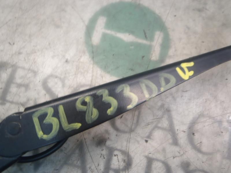 Recambio de brazo limpia delantero derecho para opel astra gtc cosmo referencia OEM IAM   