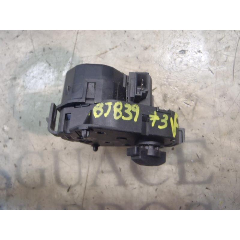 Recambio de motor apertura trampillas climatizador para bmw serie 3 berlina (e46) 330d referencia OEM IAM 64116934822  