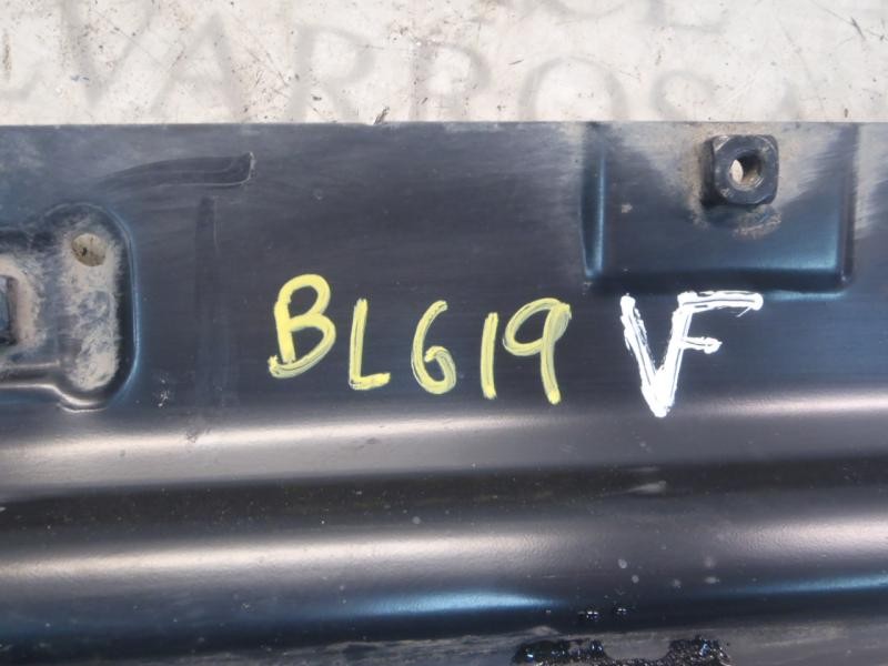 Recambio de travesaño inferior para volkswagen touareg (7la) 2.5 tdi referencia OEM IAM   