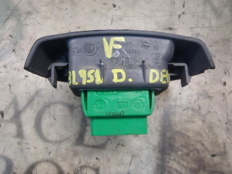 Recambio de mando elevalunas delantero derecho para citroën c1 audace referencia OEM IAM   