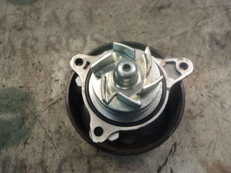 Recambio de bomba agua para hyundai i10 classic referencia OEM IAM 2510003010  