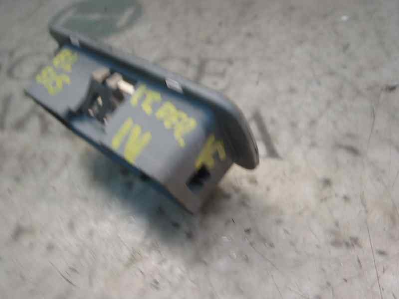 Recambio de piloto interior para nissan x-trail (t30) titanium referencia OEM IAM 26465EQ30A  