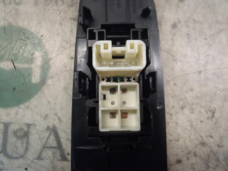 Recambio de mando elevalunas delantero derecho para toyota auris luna referencia OEM IAM   