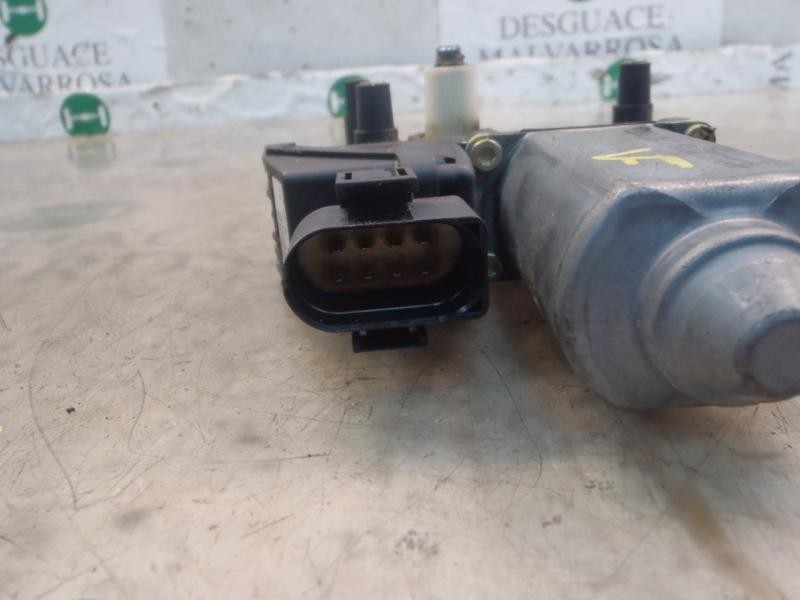 Recambio de motor elevalunas delantero izquierdo para audi a6 avant (4b5) 2.8 v6 30v referencia OEM IAM   