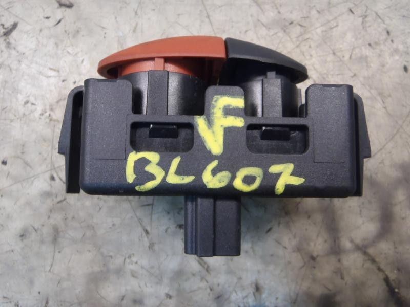 Recambio de warning para renault twingo authentique referencia OEM IAM   