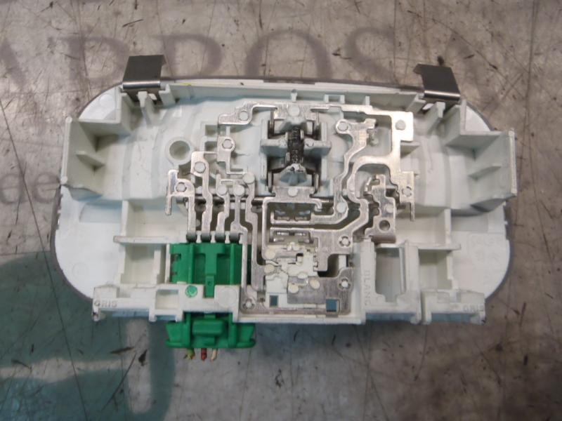 Recambio de piloto interior para peugeot 307 berlina (s2) xt referencia OEM IAM   