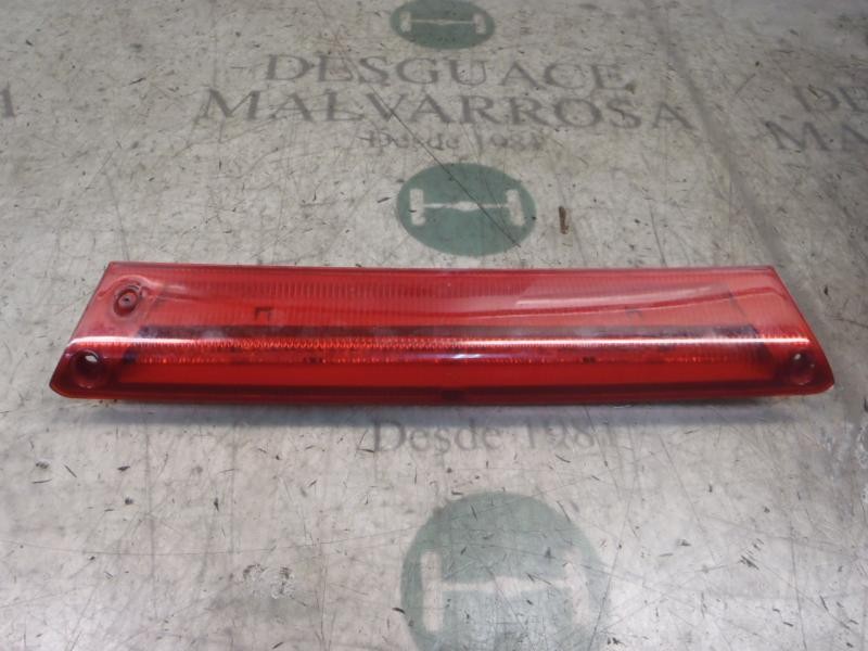 Recambio de piloto trasero central para ford fiesta (cb1) titanium referencia OEM IAM 2085739  