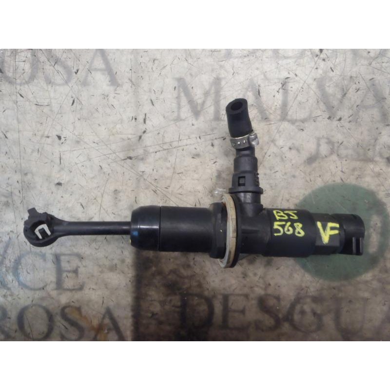 Recambio de bomba embrague para renault clio ii fase ii (b/cb0) campus referencia OEM IAM   