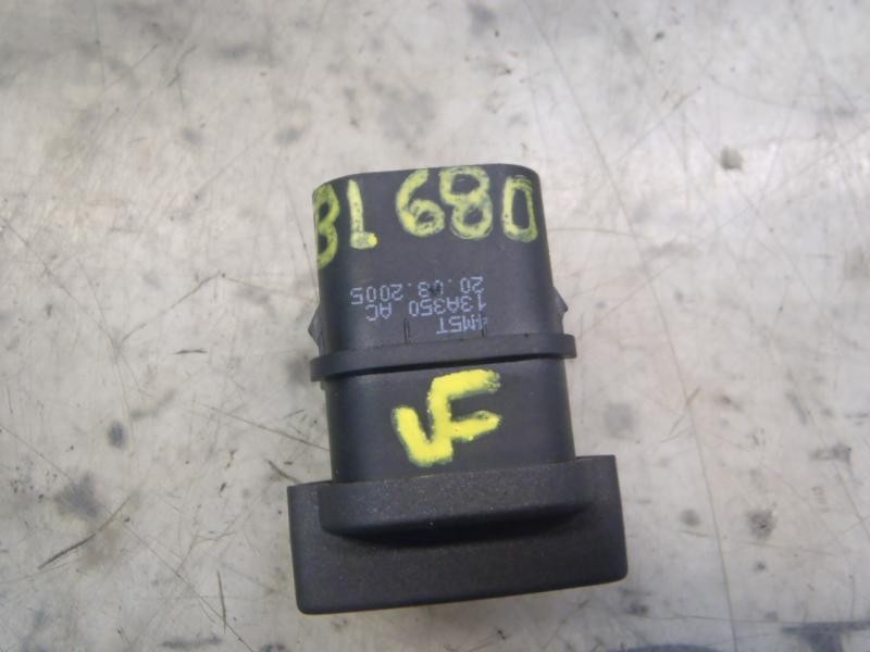 Recambio de warning para ford focus berlina (cap) sport referencia OEM IAM   