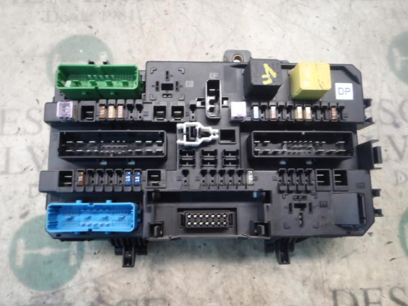 Recambio de caja reles / fusibles para opel astra h berlina enjoy referencia OEM IAM   