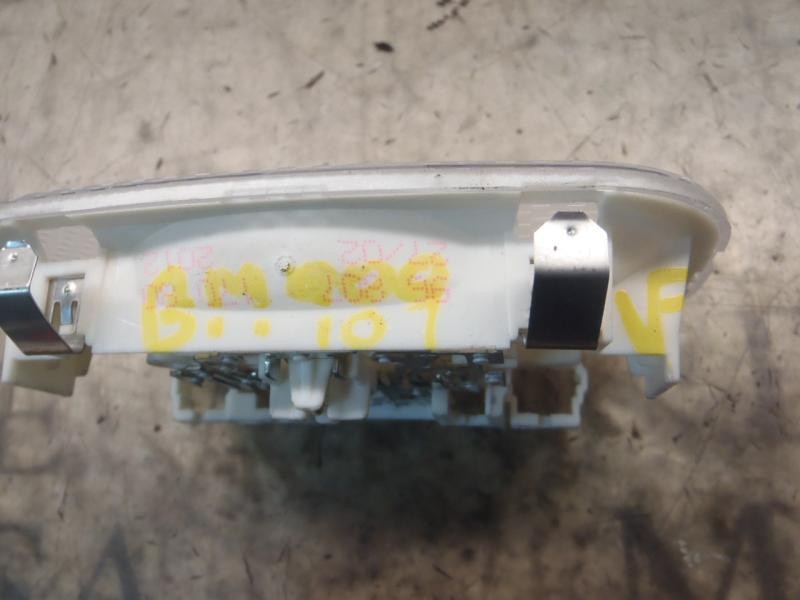 Recambio de piloto interior para citroën c3 1.4 hdi fap referencia OEM IAM 6362Q1  