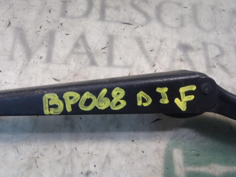 Recambio de brazo limpia delantero izquierdo para mg serie 75 (rj) 2.0 kv6 classic referencia OEM IAM   