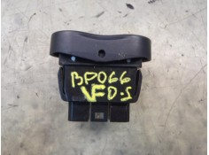 Recambio de mando elevalunas delantero izquierdo para dacia sandero ambiance referencia OEM IAM 8200602227   2