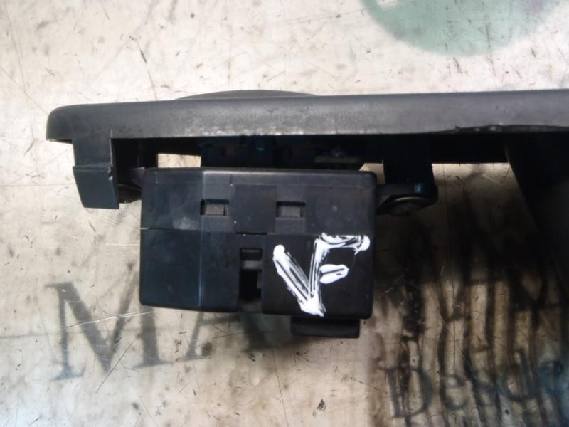 Recambio de mando elevalunas trasero derecho para hyundai lantra berlina (rd) referencia OEM IAM   