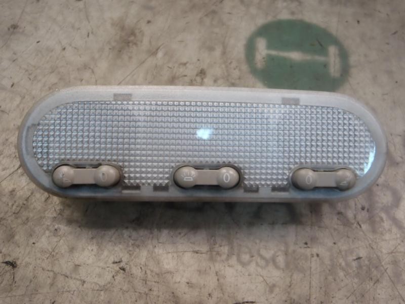 Recambio de piloto interior para renault megane ii berlina 3p confort dynamique referencia OEM IAM   