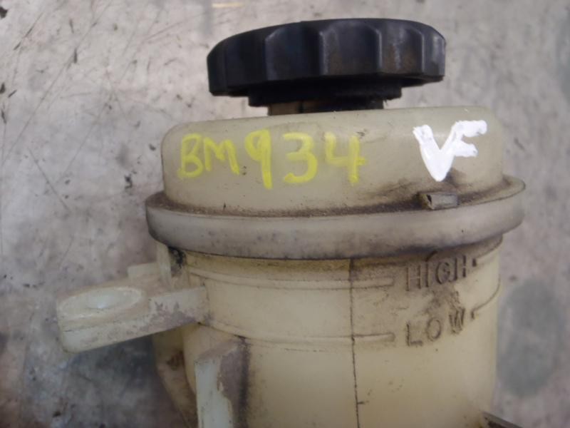 Recambio de deposito servo para kia shuma ii 1.6 ls berlina portón referencia OEM IAM   