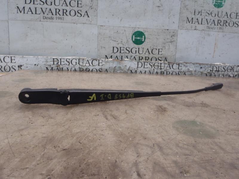 Recambio de brazo limpia delantero izquierdo para opel zafira b energy referencia OEM IAM   