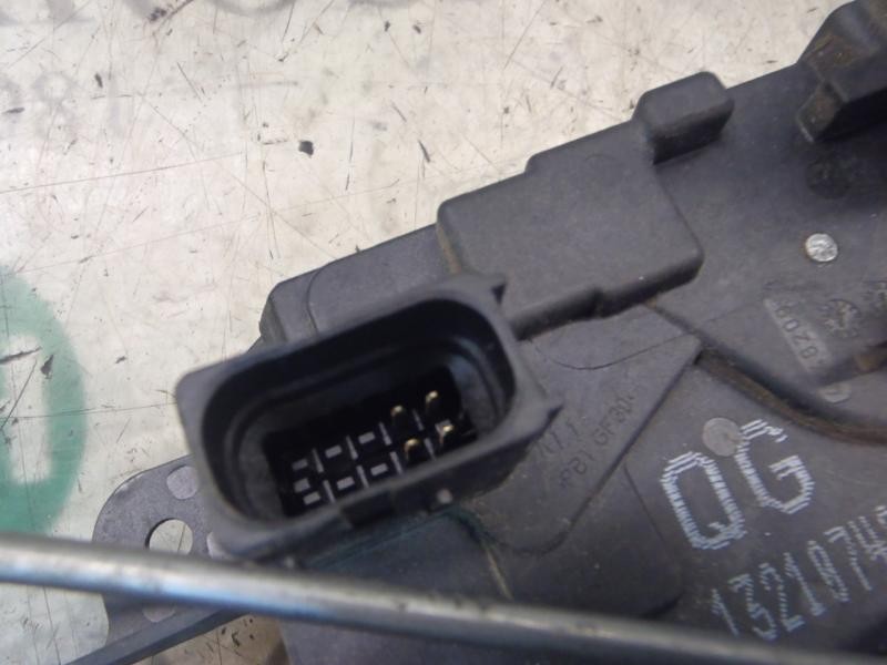 Recambio de cerradura puerta delantera derecha para opel zafira b energy referencia OEM IAM   