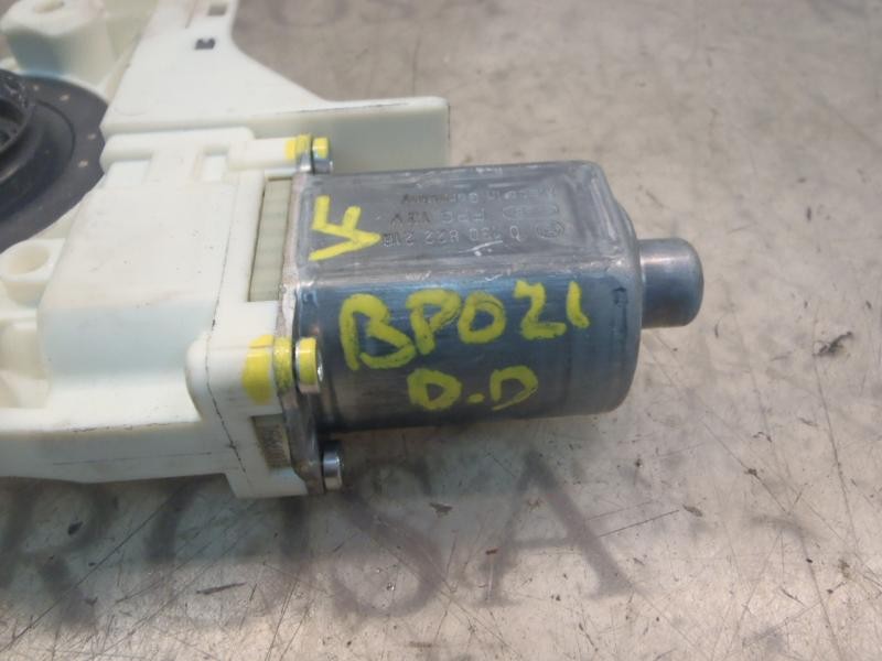 Recambio de motor elevalunas delantero derecho para ford focus berlina (cap) ghia referencia OEM IAM   