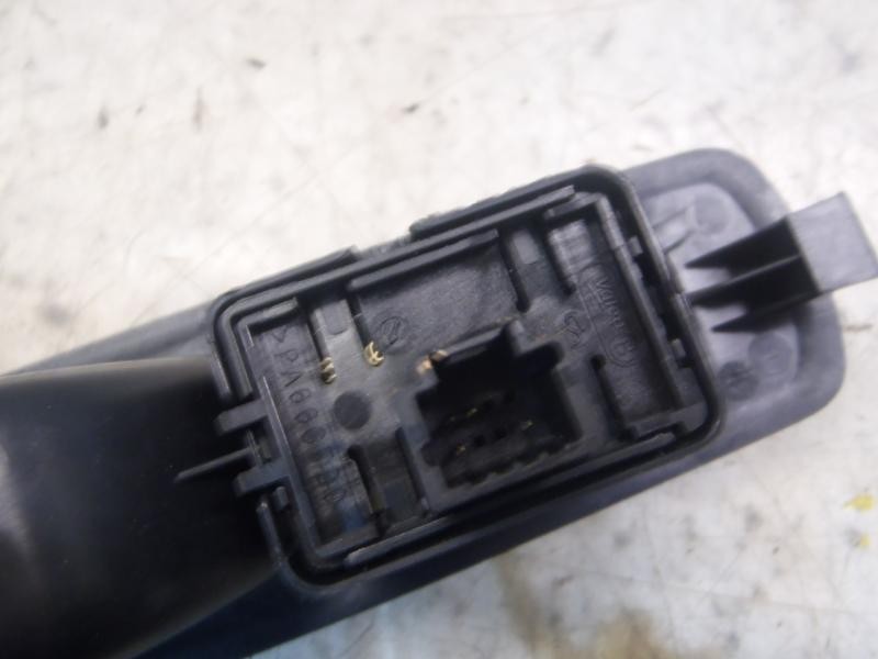 Recambio de mando elevalunas trasero izquierdo para renault megane iii berlina 5 p expression referencia OEM IAM 254010003R  