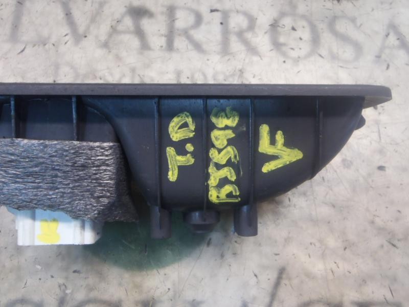 Recambio de mando elevalunas trasero derecho para renault megane ii familiar authentique confort referencia OEM IAM   