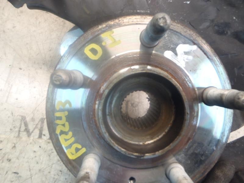 Recambio de mangueta delantera izquierda para opel insignia berlina sport 4x4 referencia OEM IAM 13219080  