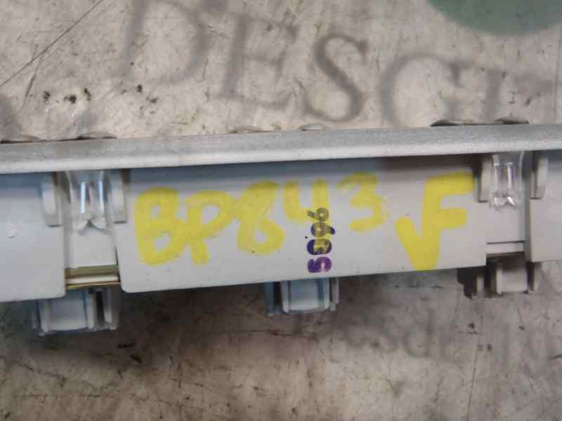 Recambio de piloto interior para renault megane ii berlina 3p confort dynamique referencia OEM IAM   