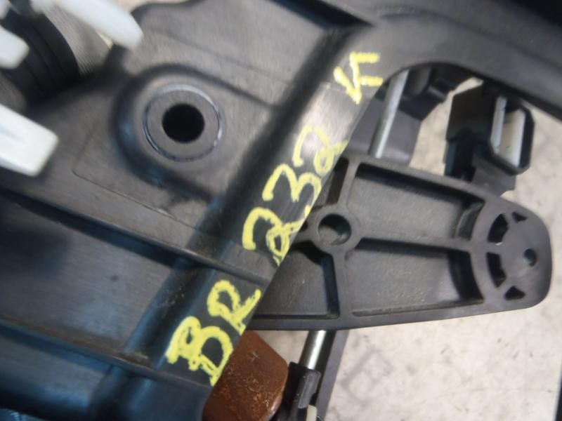 Recambio de palanca cambio para renault megane iii berlina 5 p expression referencia OEM IAM 8200777403  