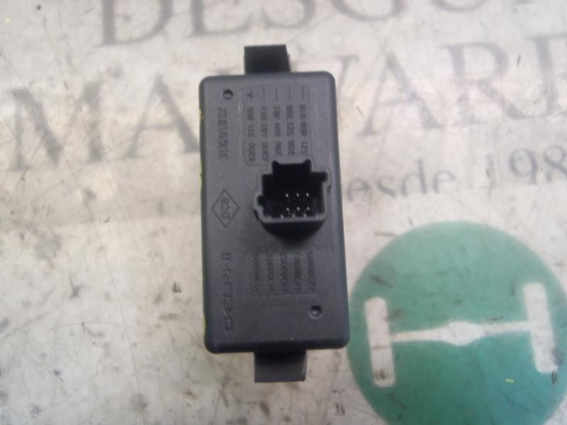 Recambio de warning para renault megane iii berlina 5 p expression referencia OEM IAM 252100502R 8200214896A 