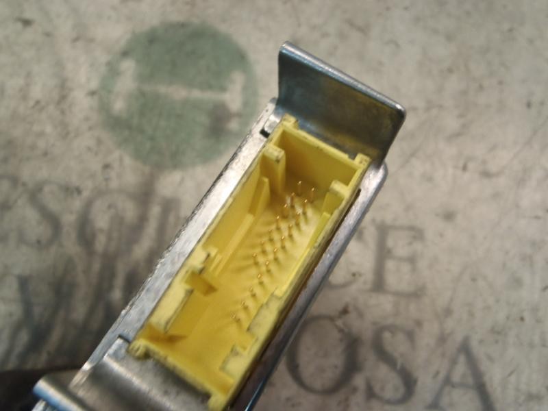 Recambio de centralita airbag para ford fiesta berlina básico referencia OEM IAM   