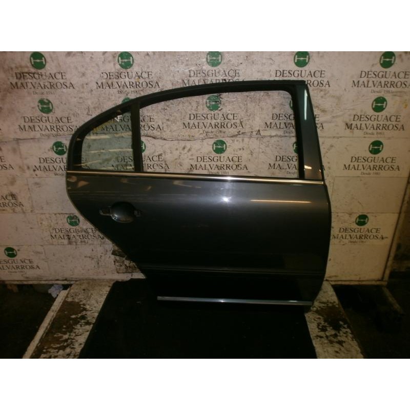 Recambio de puerta trasera derecha para skoda superb (3u4) classic referencia OEM IAM 3U5833052B  