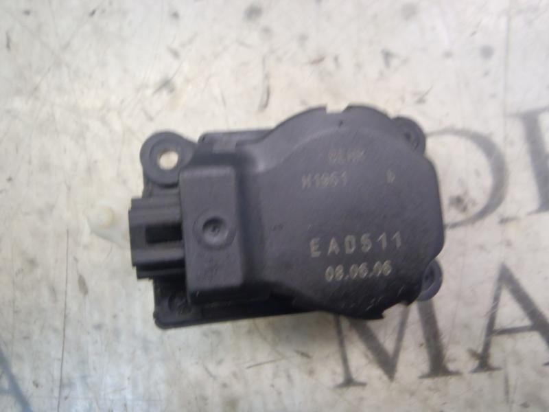 Recambio de motor apertura trampillas climatizador para citroën c4 berlina lx referencia OEM IAM 6447RZ  