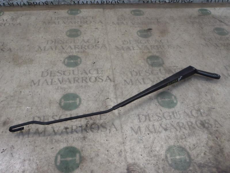 Recambio de brazo limpia delantero derecho para peugeot 206 berlina xr referencia OEM IAM   