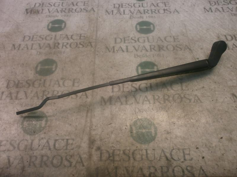 Recambio de brazo limpia delantero derecho para chrysler voyager (rg) 2.5 crd lx referencia OEM IAM   