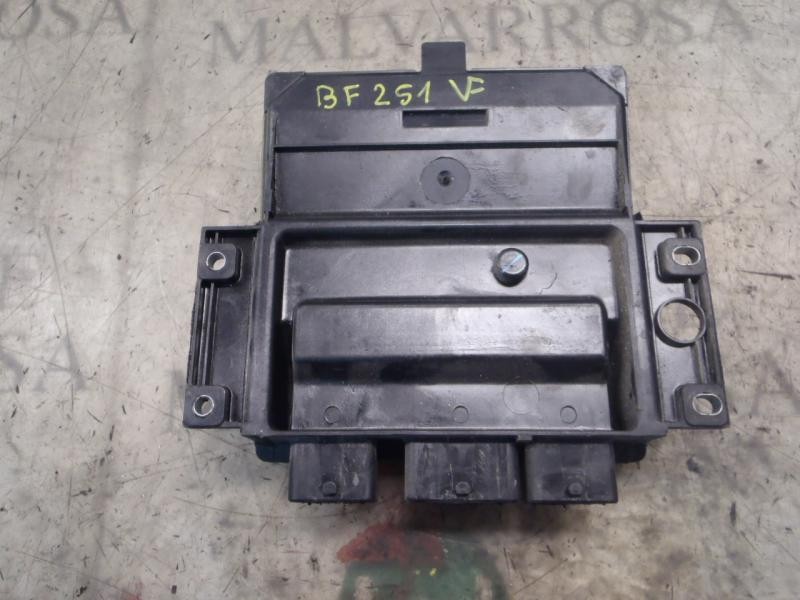 Recambio de centralita motor uce para renault grand modus dynamique referencia OEM IAM   