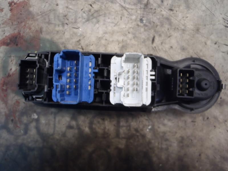 Recambio de mando elevalunas delantero izquierdo para renault grand modus dynamique referencia OEM IAM   