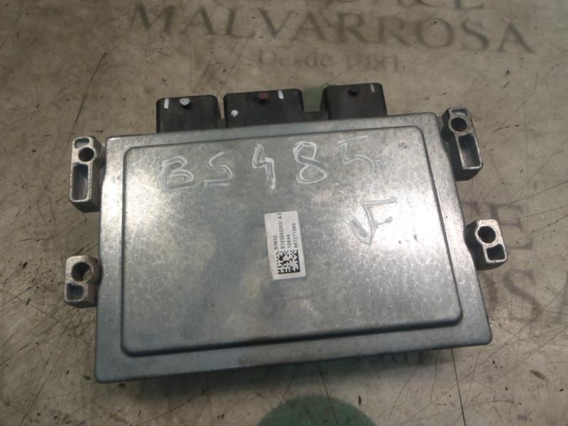 Recambio de centralita motor uce para renault clio iii exception referencia OEM IAM   