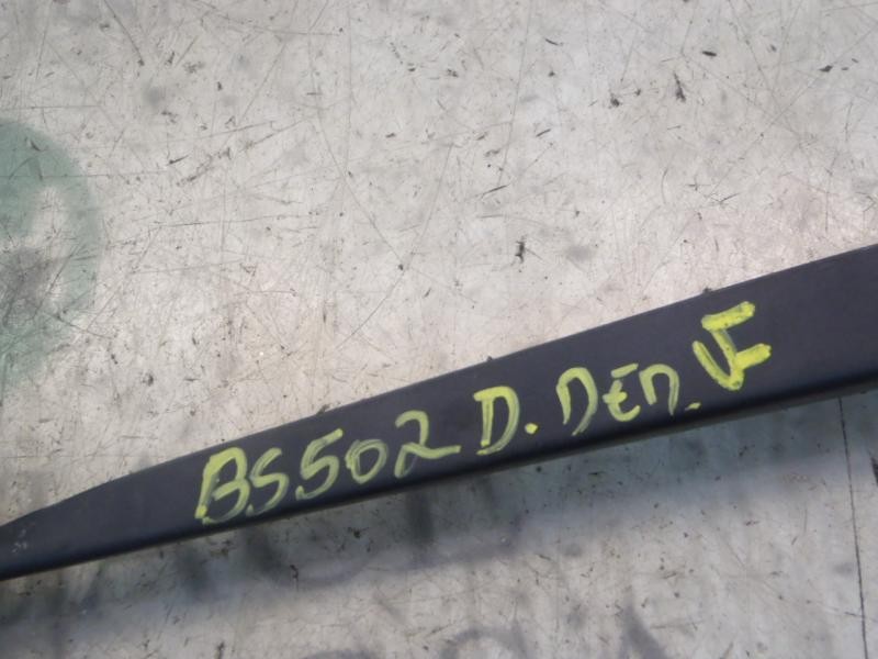 Recambio de brazo limpia delantero derecho para nissan micra (k12e) acenta referencia OEM IAM   