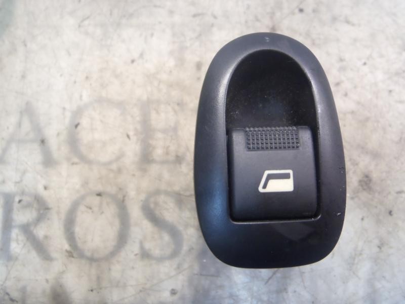 Recambio de mando elevalunas trasero derecho para citroën c3 1.4 hdi exclusive referencia OEM IAM   