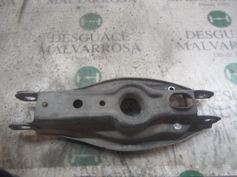 Recambio de brazo suspension inferior trasero derecho para bmw serie 1 berlina (e81/e87) 120d referencia OEM IAM 33326772899  